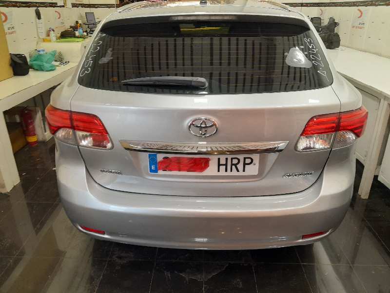 Trasera completa toyota avensis ranchera familiar 2.0 d4d (adt270_)