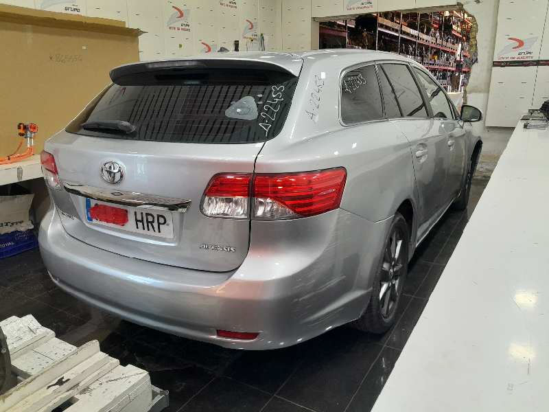 Trasera completa toyota avensis ranchera familiar 2.0 d4d (adt270_)