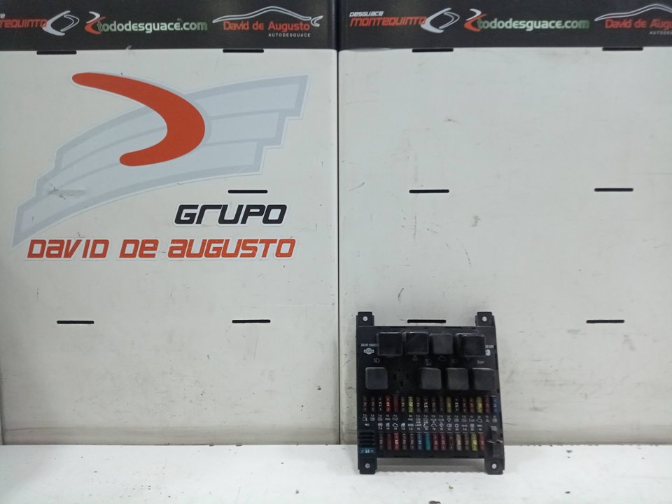 Caja reles / fusibles nissan atleon tk130 tk210.150 