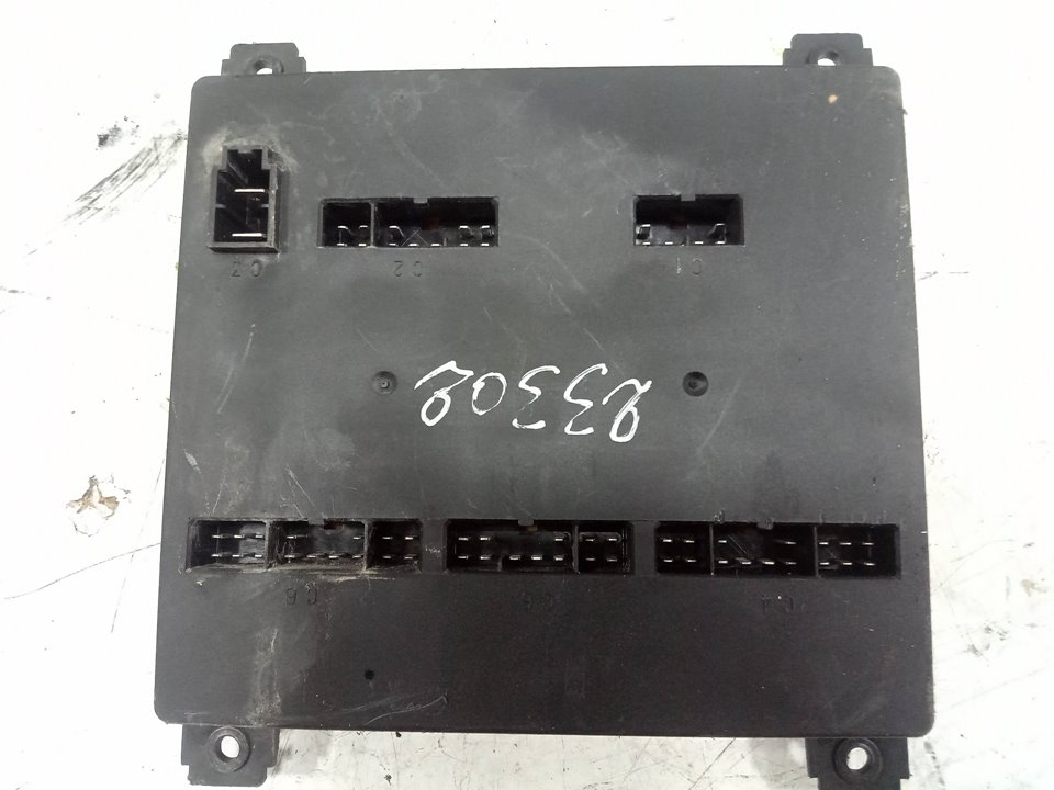 Caja reles / fusibles nissan atleon tk130 tk210.150 