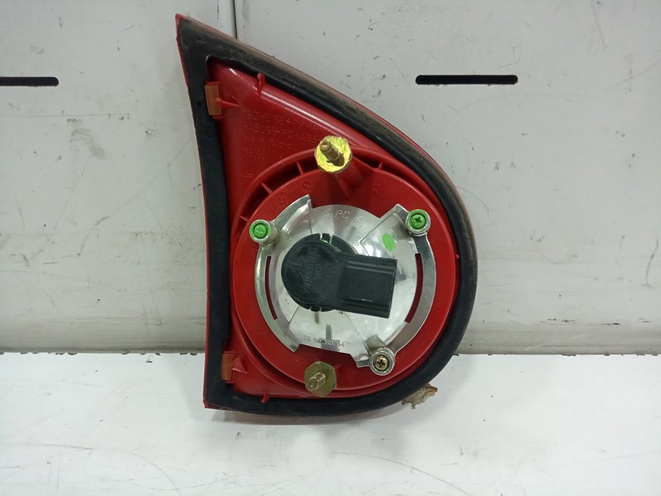 Piloto interior trasero derecho volkswagen golf v 