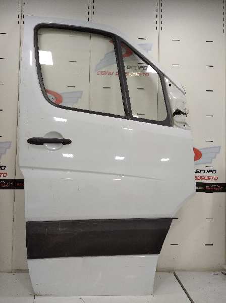 Puerta delantera derecha 319 cdi (907.633 907.635 907