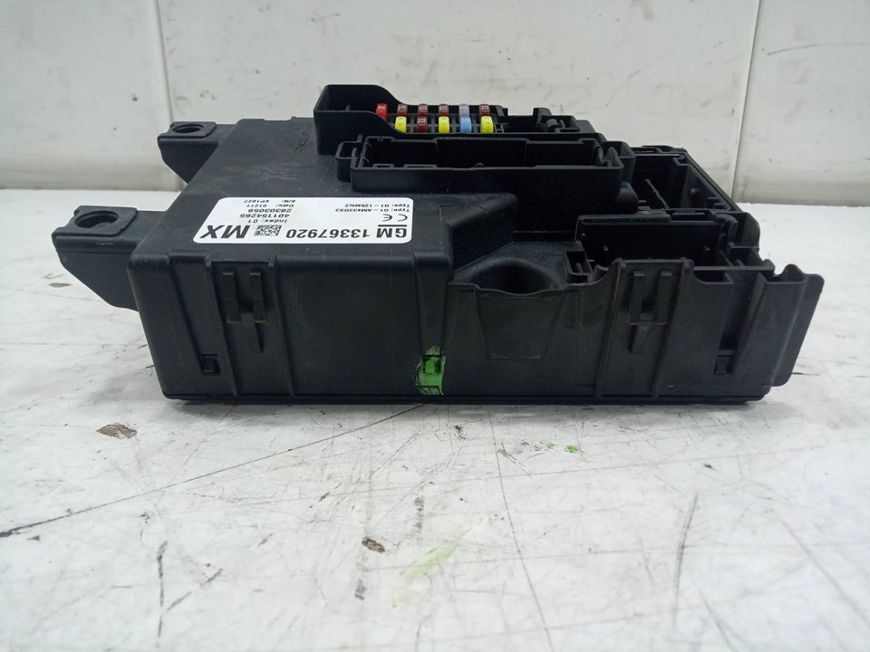 Caja reles / fusibles opel corsa d 