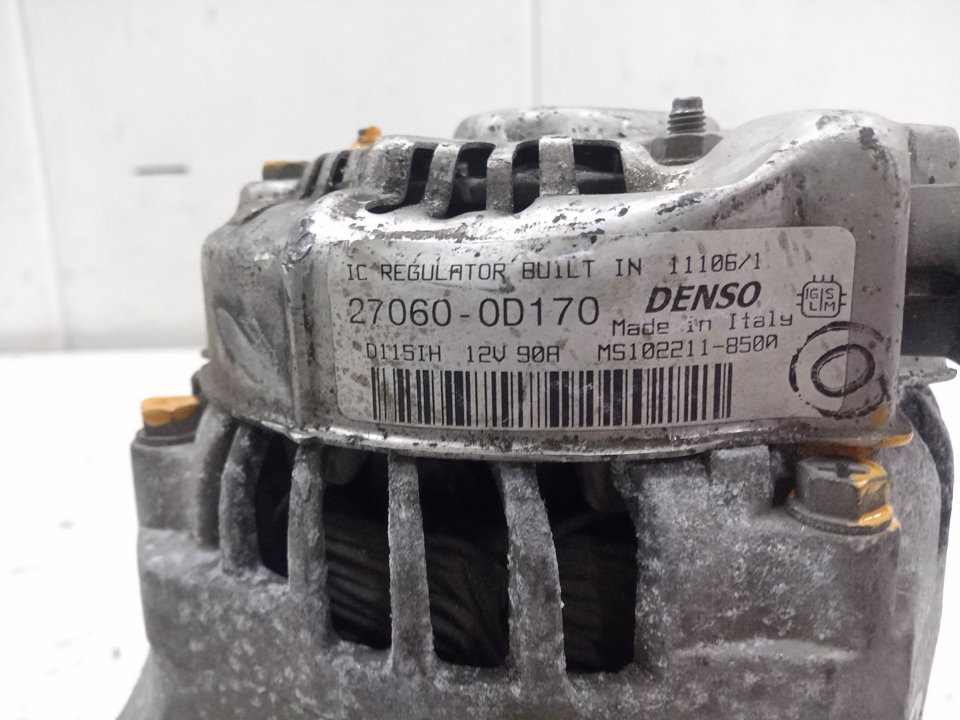 Alternador toyota avensis 1.8 (zzt251_)
