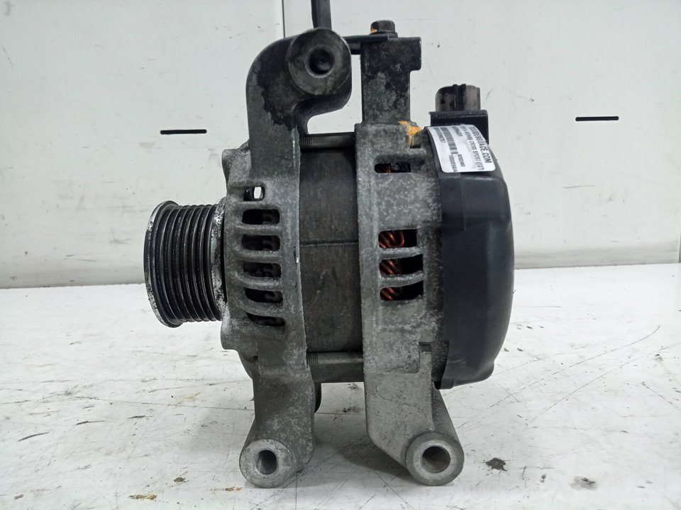 Alternador toyota avensis ranchera familiar 2.0 d4d (adt270_)