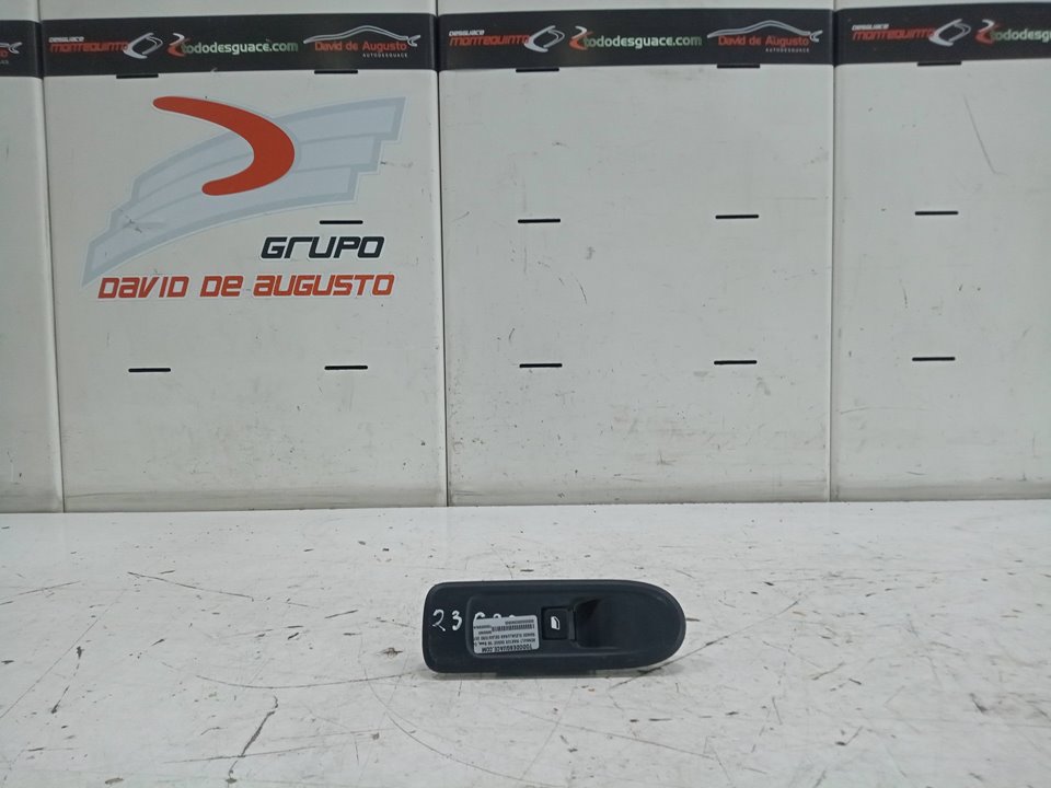 Mando elevalunas delantero derecho 2.2 dci 90