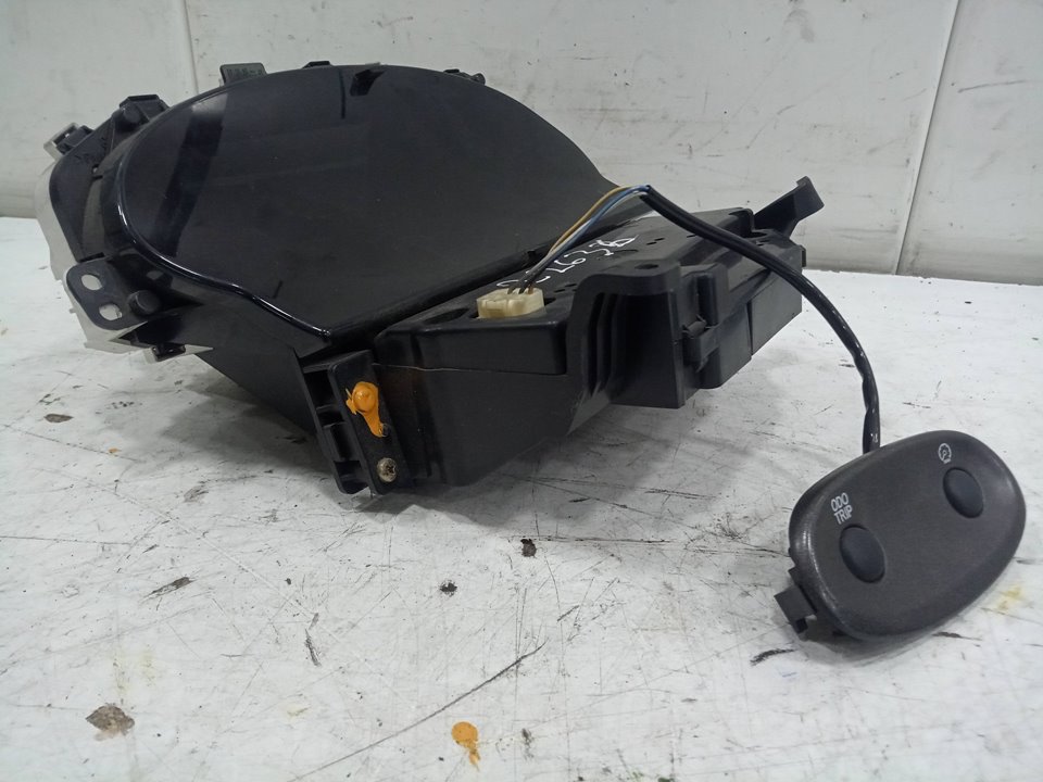 Cuadro instrumentos toyota yaris verso 1.3 (ncp20_ ncp22_)