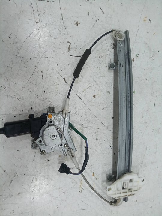Elevalunas delantero izquierdo daewoo lanos       06.97  06