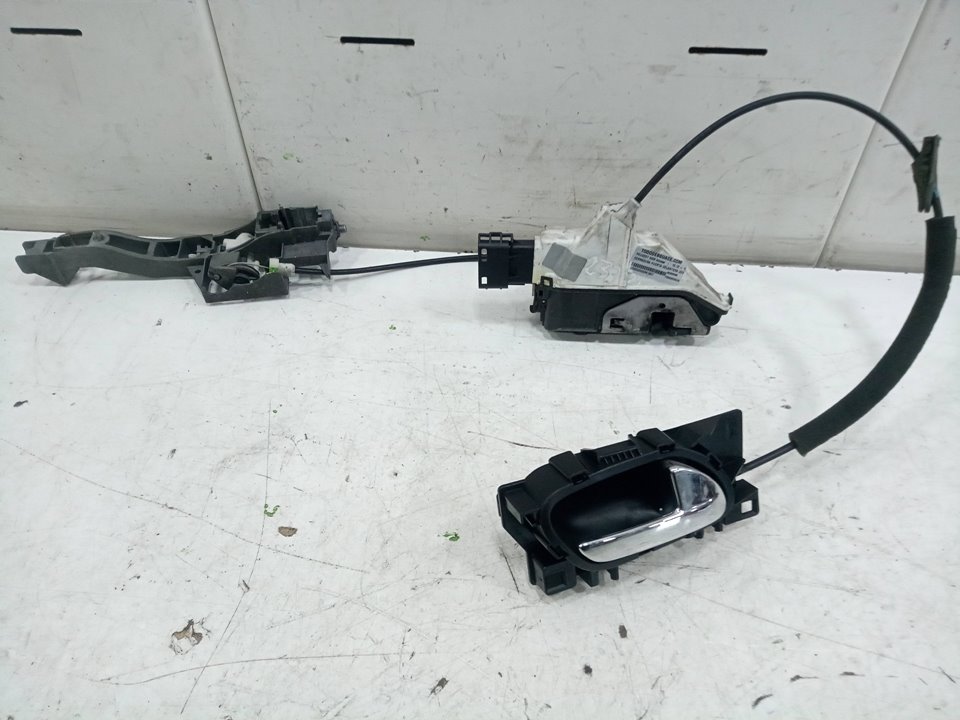 Cerradura puerta delantera derecha peugeot 5008 1.6 hdi