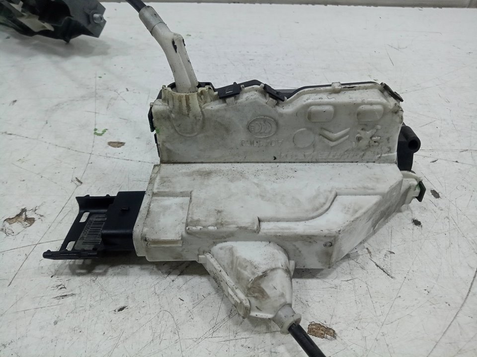 Cerradura puerta delantera derecha peugeot 5008 1.6 hdi