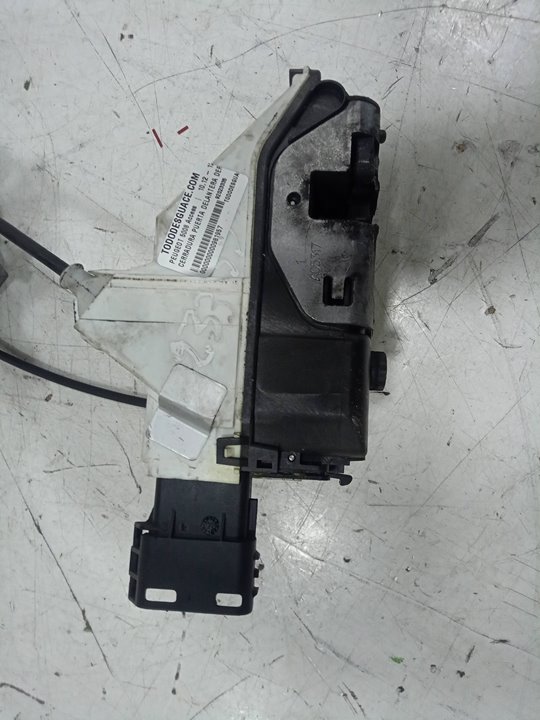 Cerradura puerta delantera derecha peugeot 5008 1.6 hdi
