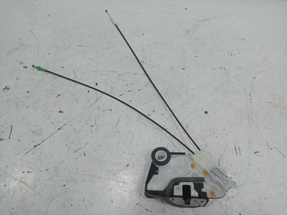 Cerradura puerta delantera izquierda toyota yaris 1.5 hybrid (nhp130_)