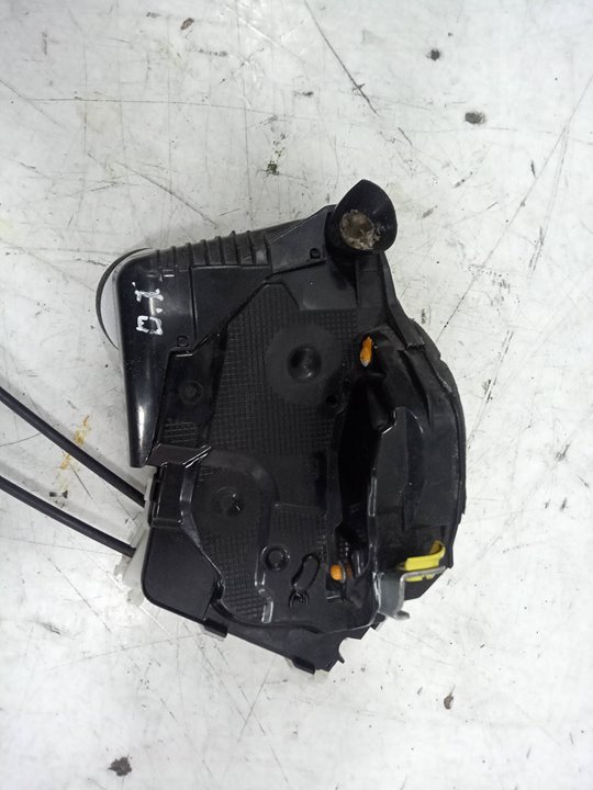 Cerradura puerta delantera izquierda toyota yaris 1.5 hybrid (nhp130_)