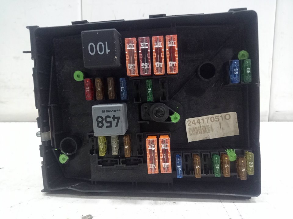 Caja reles / fusibles volkswagen golf v 1.6 multifuel