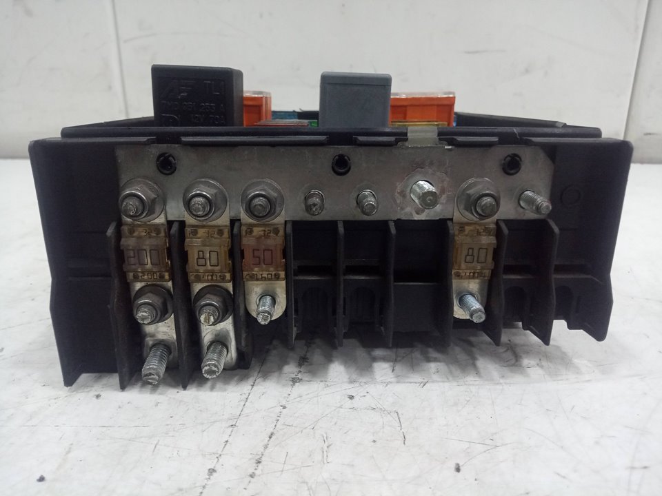 Caja reles / fusibles volkswagen golf v 1.6 multifuel
