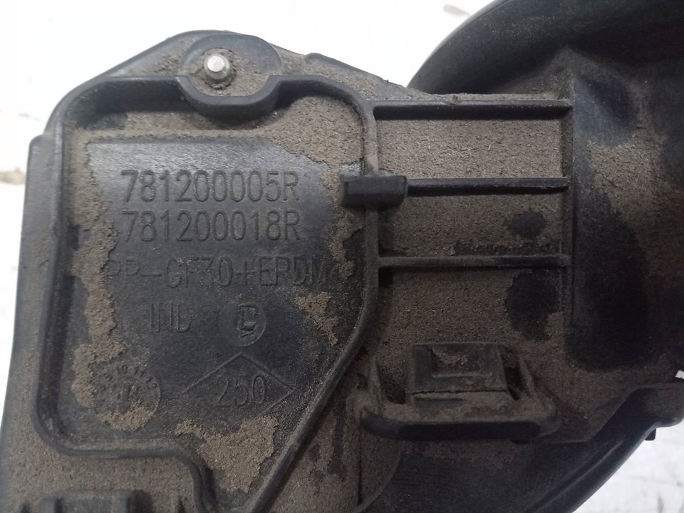 Tapa exterior combustible renault megane iii fastback 1.5 dci (bz09 bz0d)