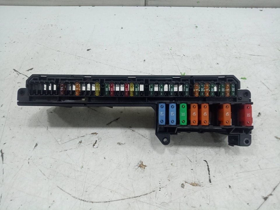 Caja reles / fusibles bmw 6 630 i