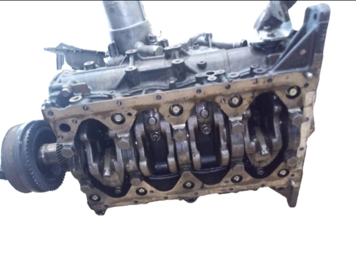 Bloque nissan atleon zd30      ...