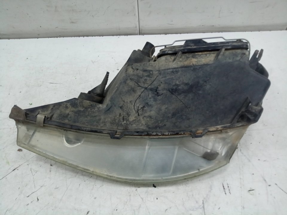 Faro derecho ford focus turnier 1.8 turbo di  tddi