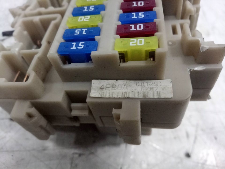 Caja reles / fusibles nissan qashqai ii todo terreno cerrada 1.5 dci