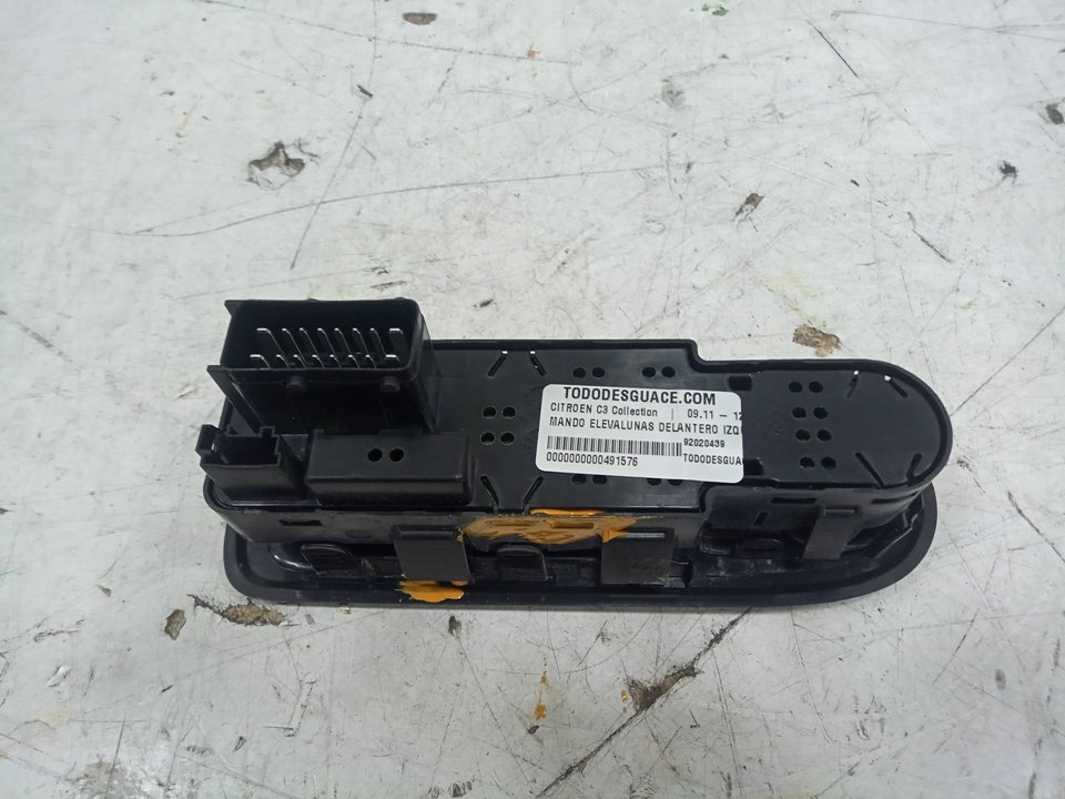 Mando elevalunas delantero izquierdo citroen c3 collection      09