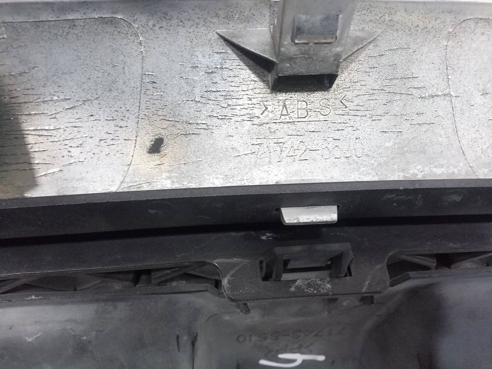 Rejilla delantera suzuki grand vitara ii 1.9 ddis a las 4 ruedas (jt419