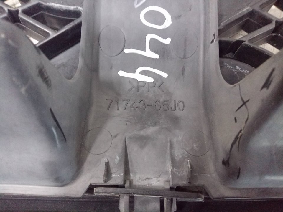 Rejilla delantera suzuki grand vitara ii 1.9 ddis a las 4 ruedas (jt419