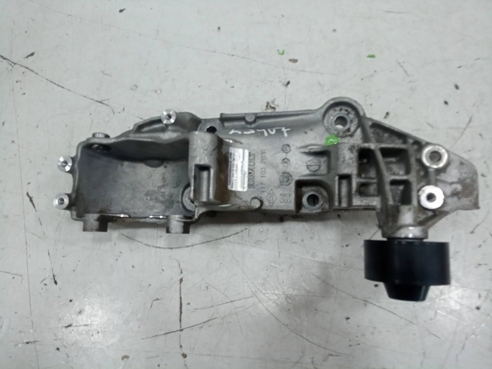 Soporte alternador master bus l3h2 38t      02.