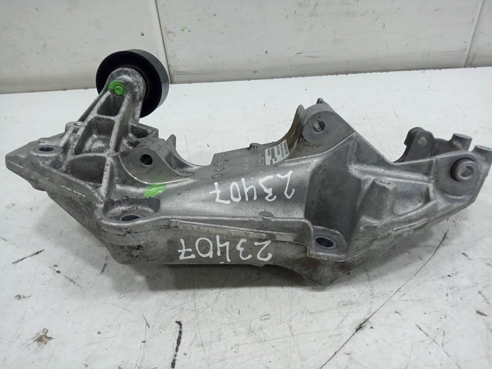 Soporte alternador master bus l3h2 38t      02.