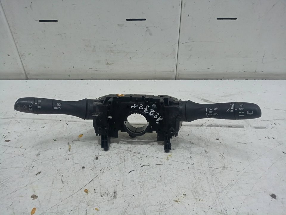 Mando luces nissan qashqai ii todo terreno cerrada 1.5 dci