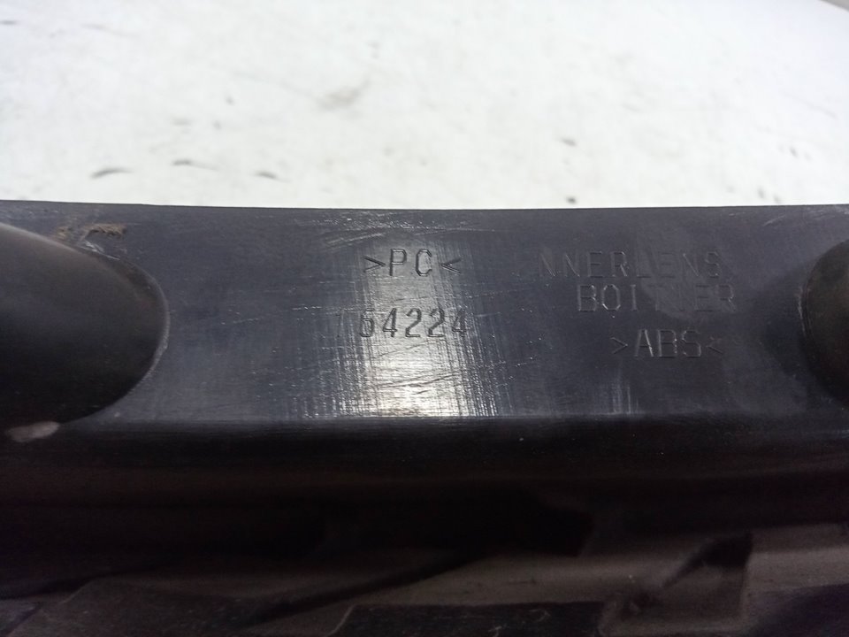 Piloto trasero derecho 1.5 dci (jm1e)