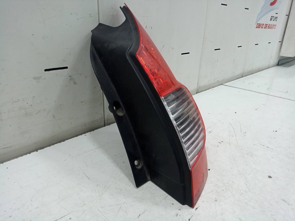 Piloto trasero derecho 1.5 dci (jm1e)