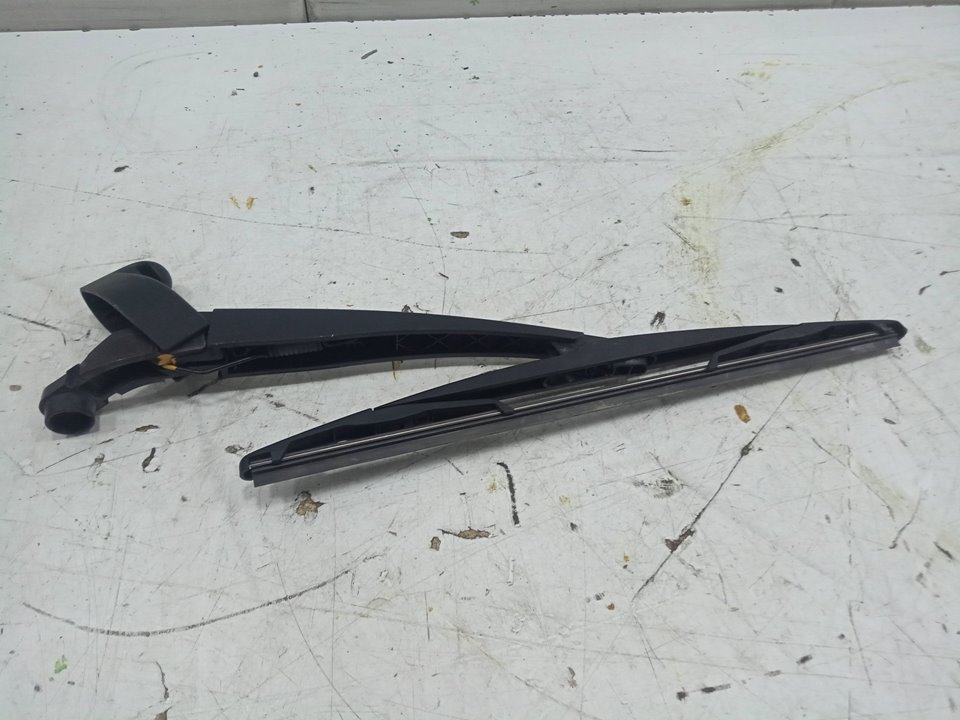 Brazo limpia trasero ford tourneo connect  grand tourneo connect kombi 1.5 tdci
