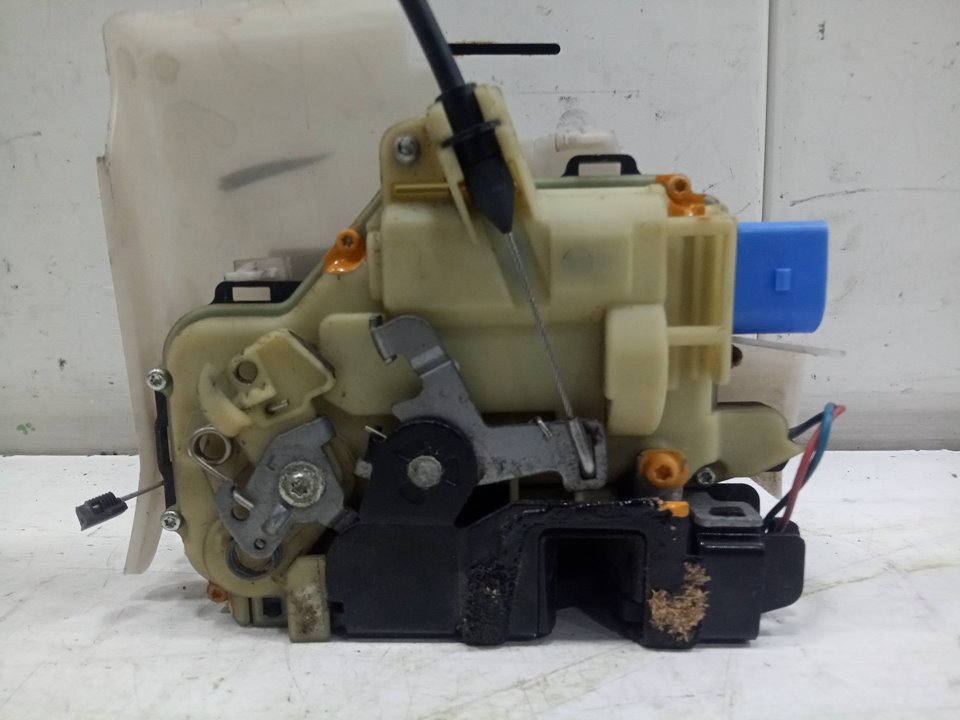 Cerradura puerta delantera izquierda volkswagen polo 1.4 16v