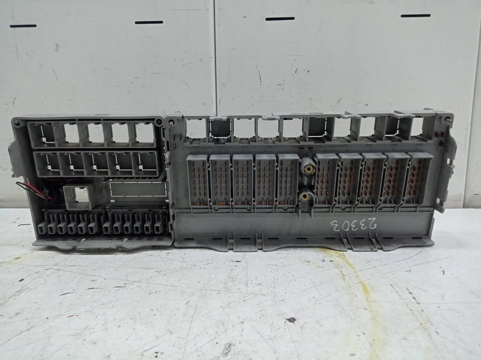 Caja reles / fusibles scania serie 4 (pr 164 c) 15.