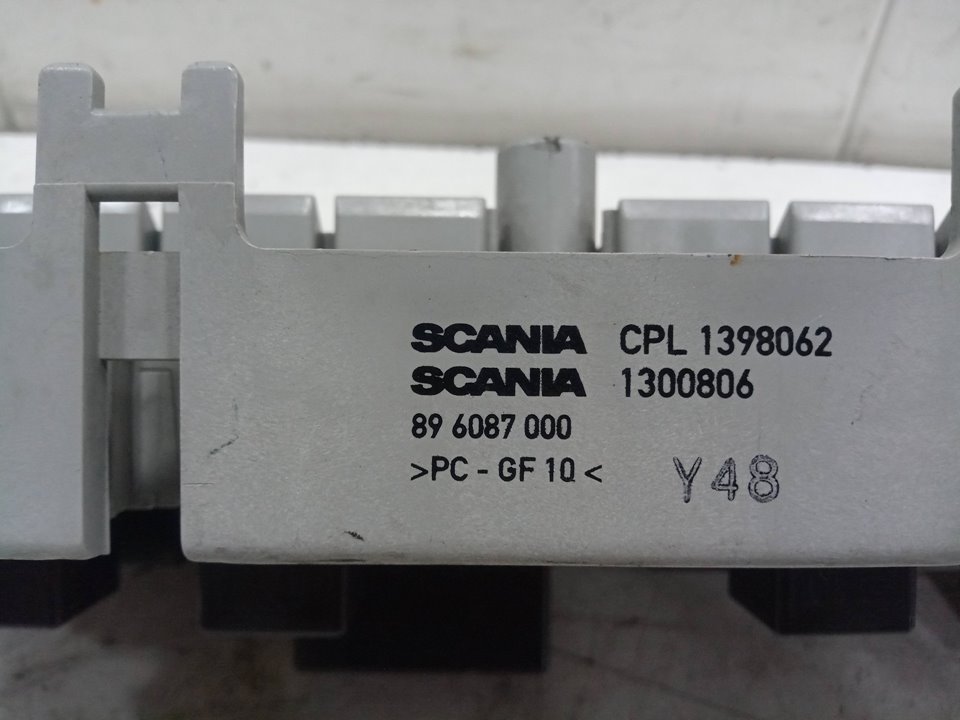 Caja reles / fusibles scania serie 4 (pr 164 c) 15.