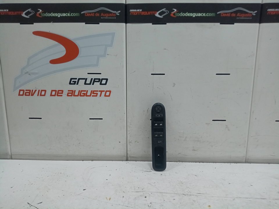 Mando elevalunas delantero izquierdo peugeot 5008 1.6 hdi