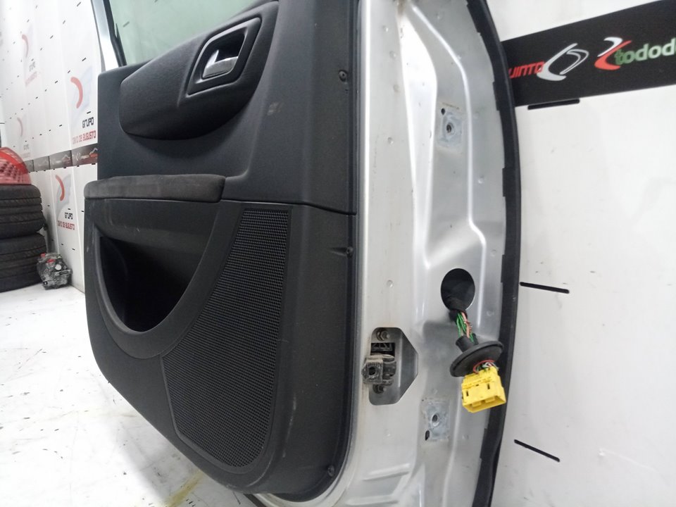 Puerta trasera izquierda citroen c4 i 