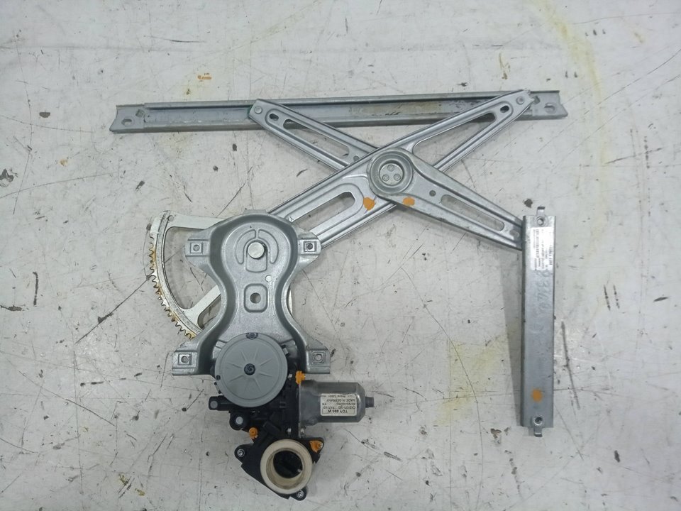 Elevalunas delantero izquierdo toyota yaris 1.5 hybrid (nhp130_)