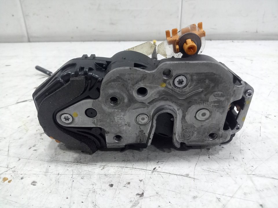 Cerradura puerta trasera derecha opel astra j sports tourer spo