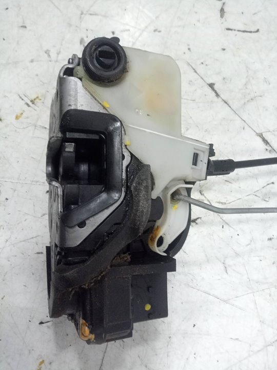 Cerradura puerta trasera derecha opel astra j sports tourer spo