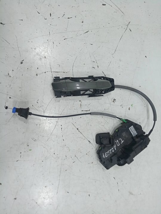 Cerradura puerta trasera derecha audi q3   (8ug) attraction      01.15