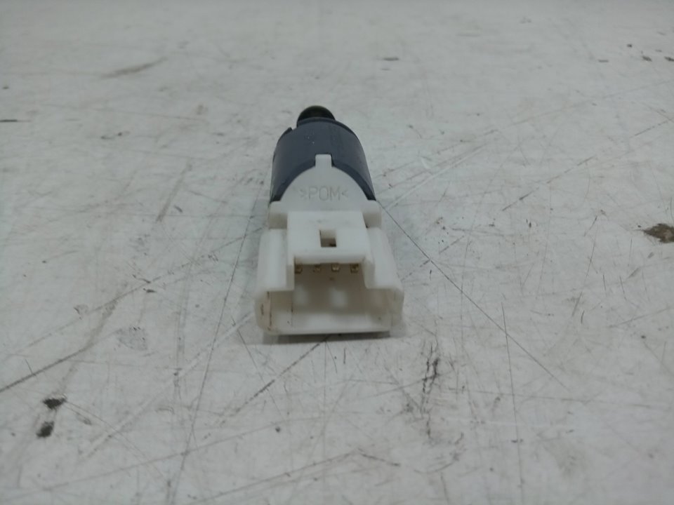 Sensor de freno master bus l3h2 38t      02.
