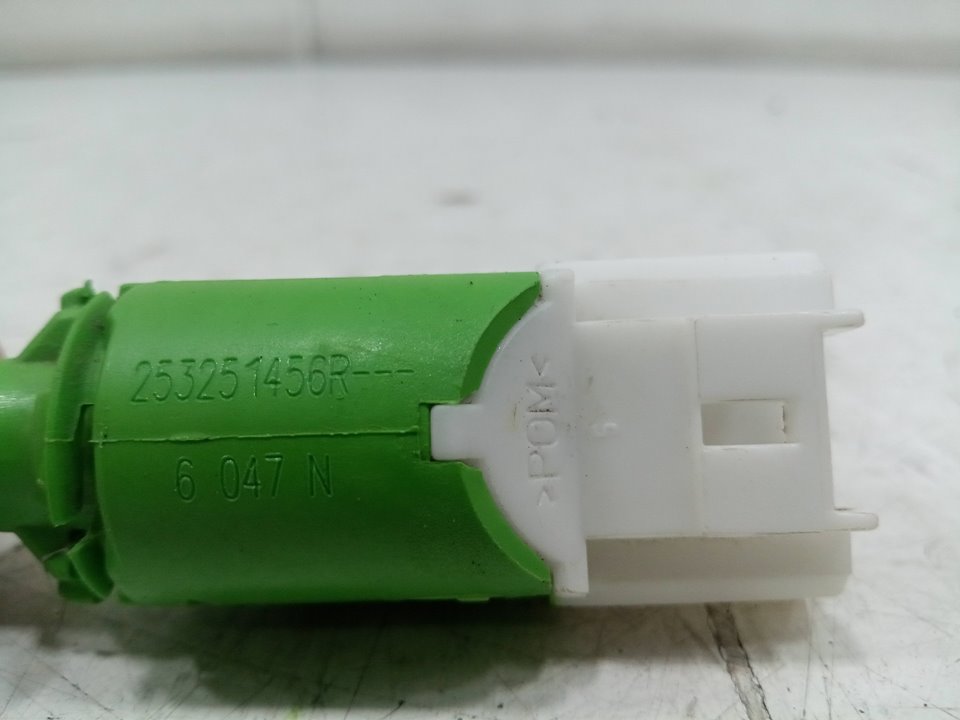 Sensor pedal embrague master bus l3h2 38t      02.