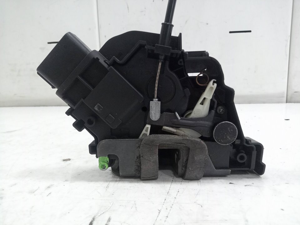 Cerradura puerta delantera derecha ford galaxy 2.0 tdci