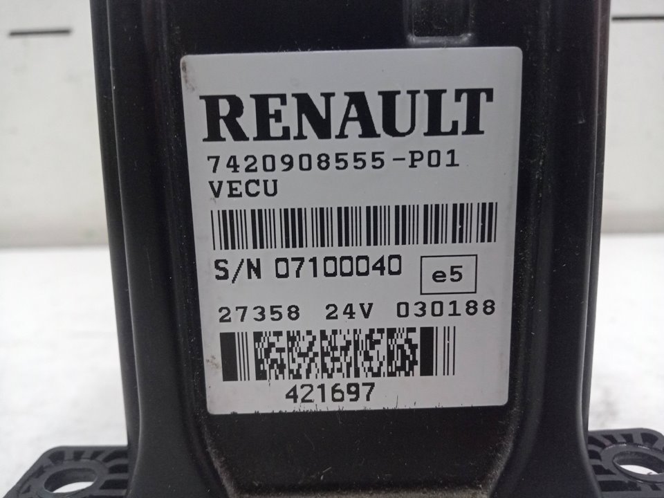 Unidad de control renault master pro cajachasis  magnum ab 2005 cabina adel.tr
