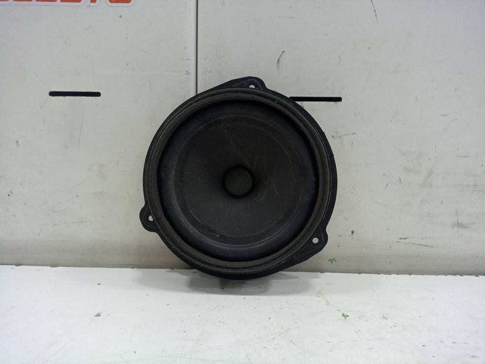 Altavoz delantero derecho audi q3   (8ug) attraction      01.15