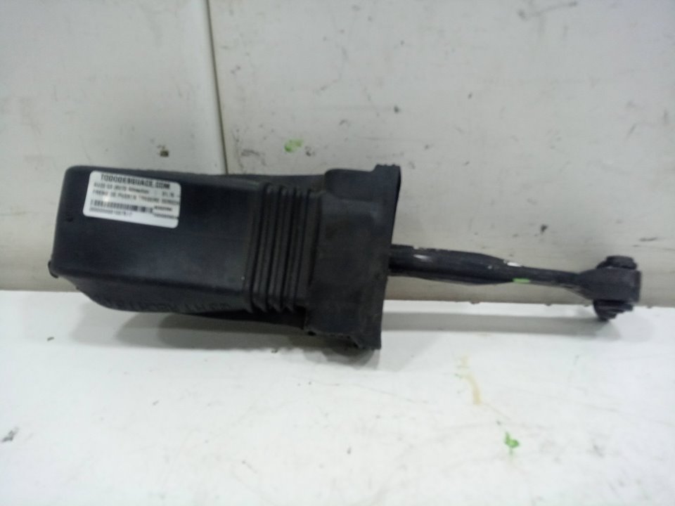 Freno de puerta trasero derecho audi q3   (8ug) attraction      01.15