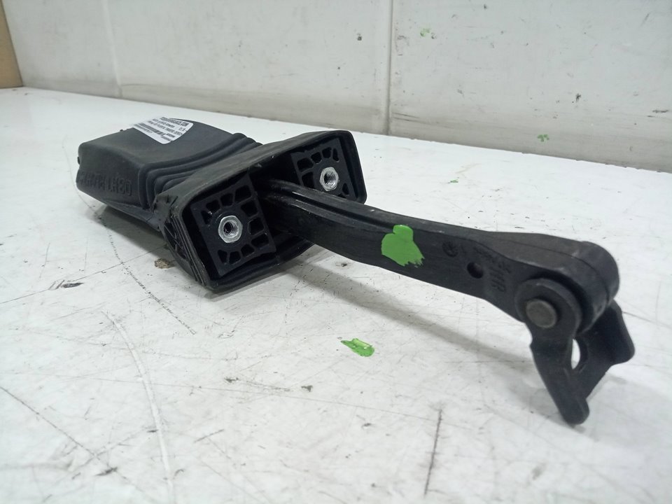 Freno de puerta trasero derecho audi q3   (8ug) attraction      01.15