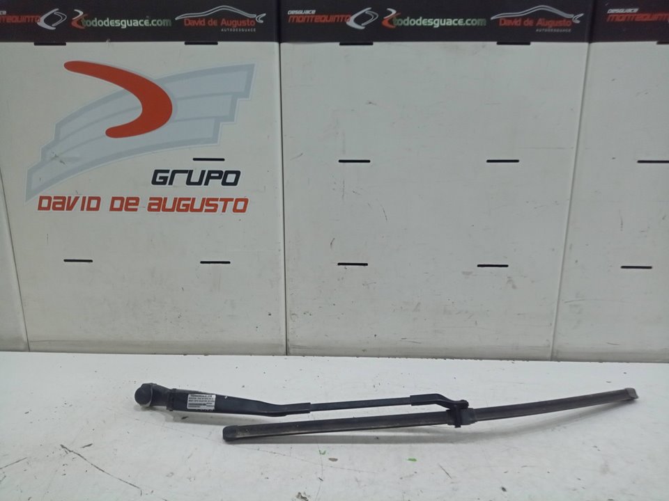 Brazo limpia delantero izquierdo bm serie 215 clcoupe